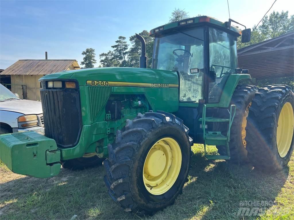 John Deere 8200 Traktoren