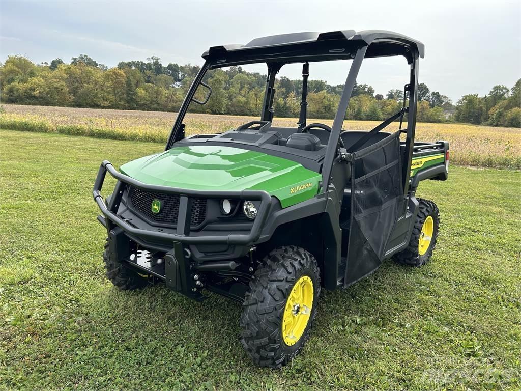 John Deere 835M Arbeitsfahrzeuge