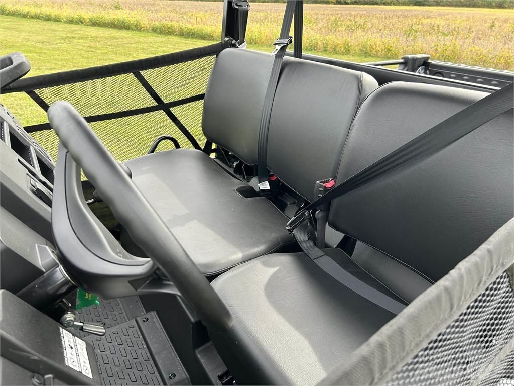 John Deere 835M Arbeitsfahrzeuge