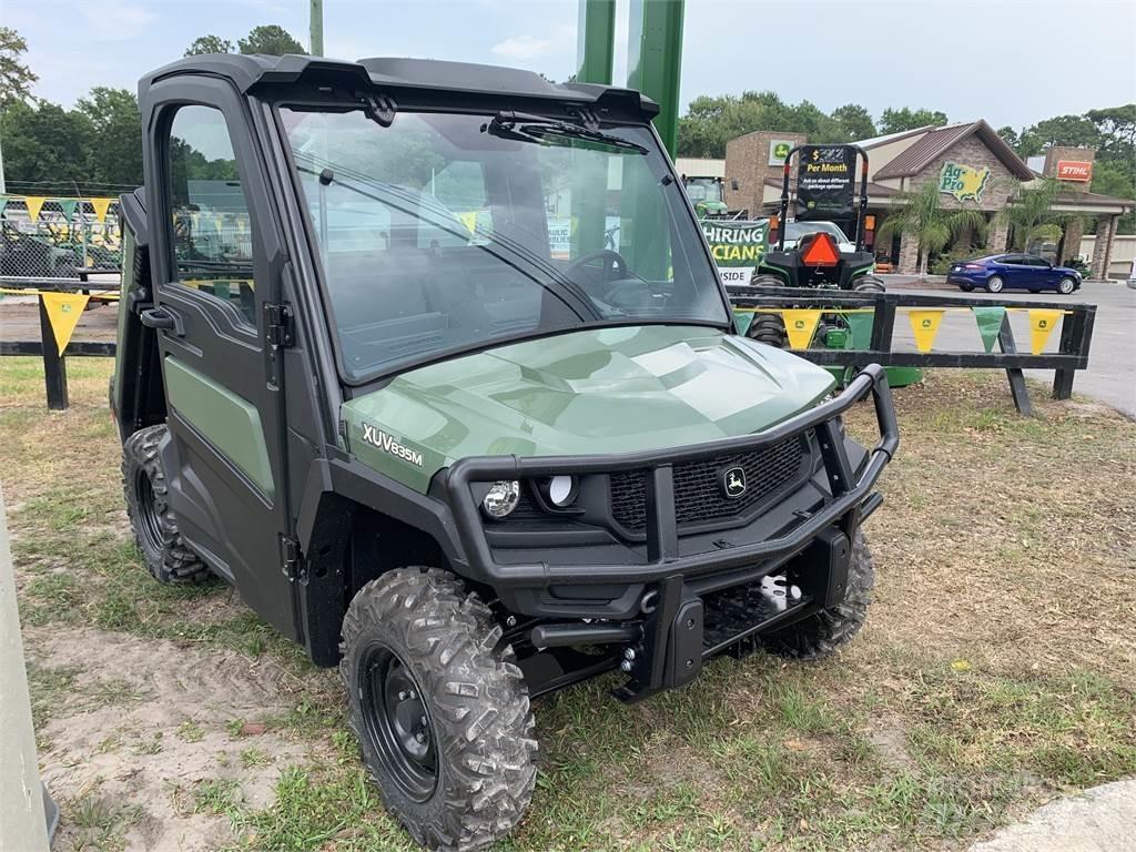 John Deere 835M Arbeitsfahrzeuge
