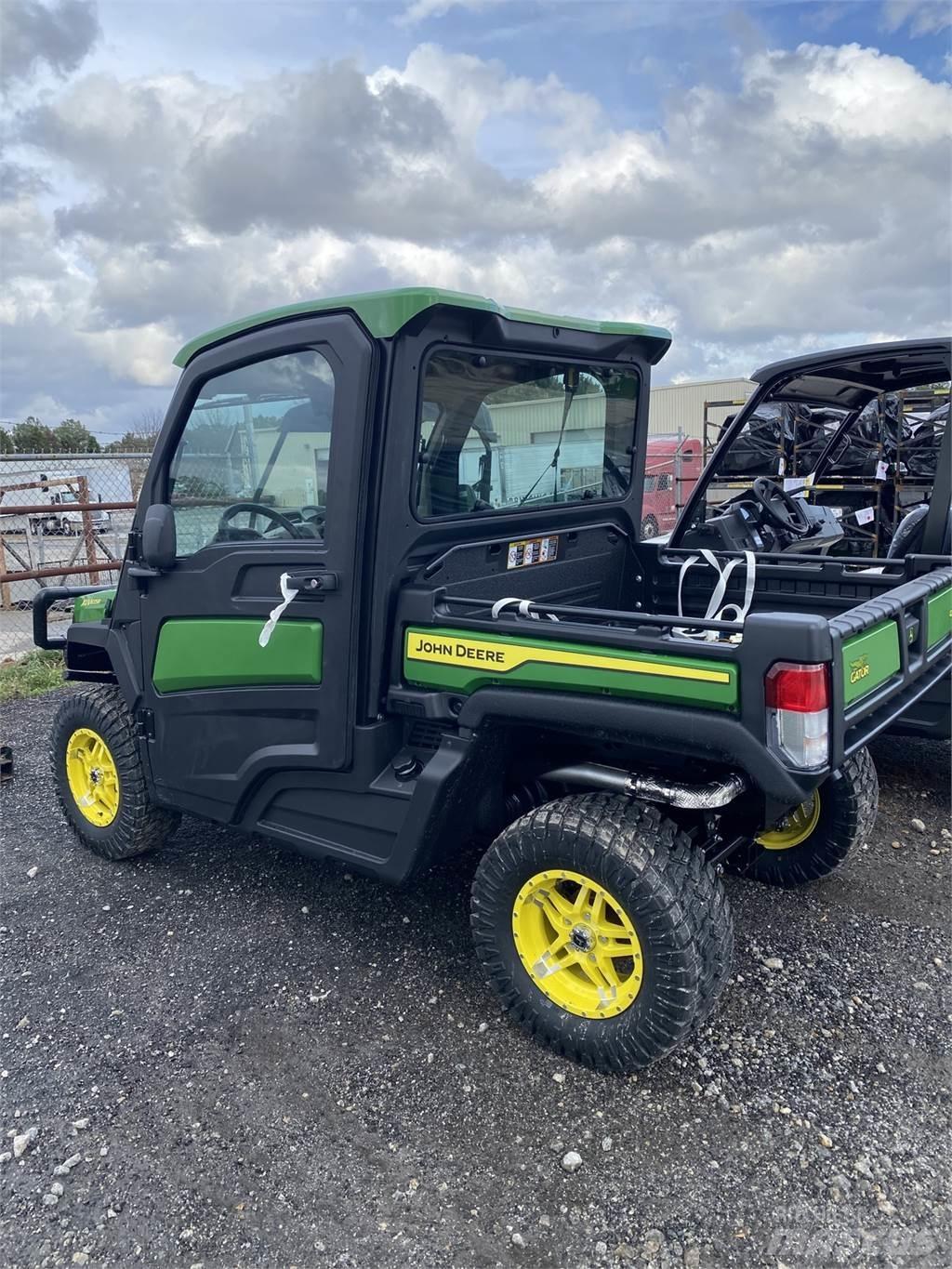 John Deere 835R Arbeitsfahrzeuge