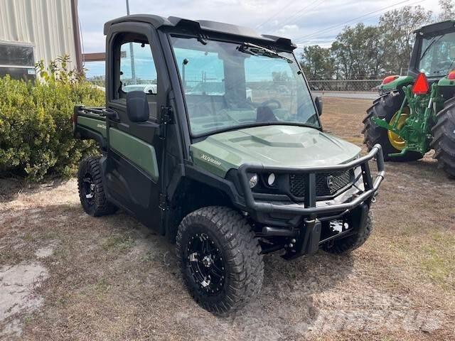 John Deere 835R Arbeitsfahrzeuge