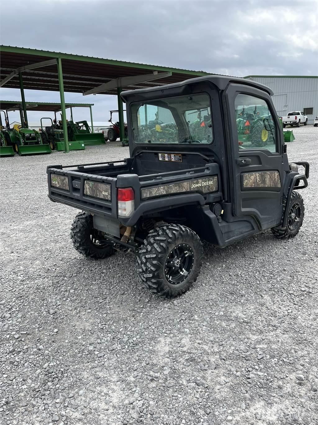 John Deere 835R Arbeitsfahrzeuge
