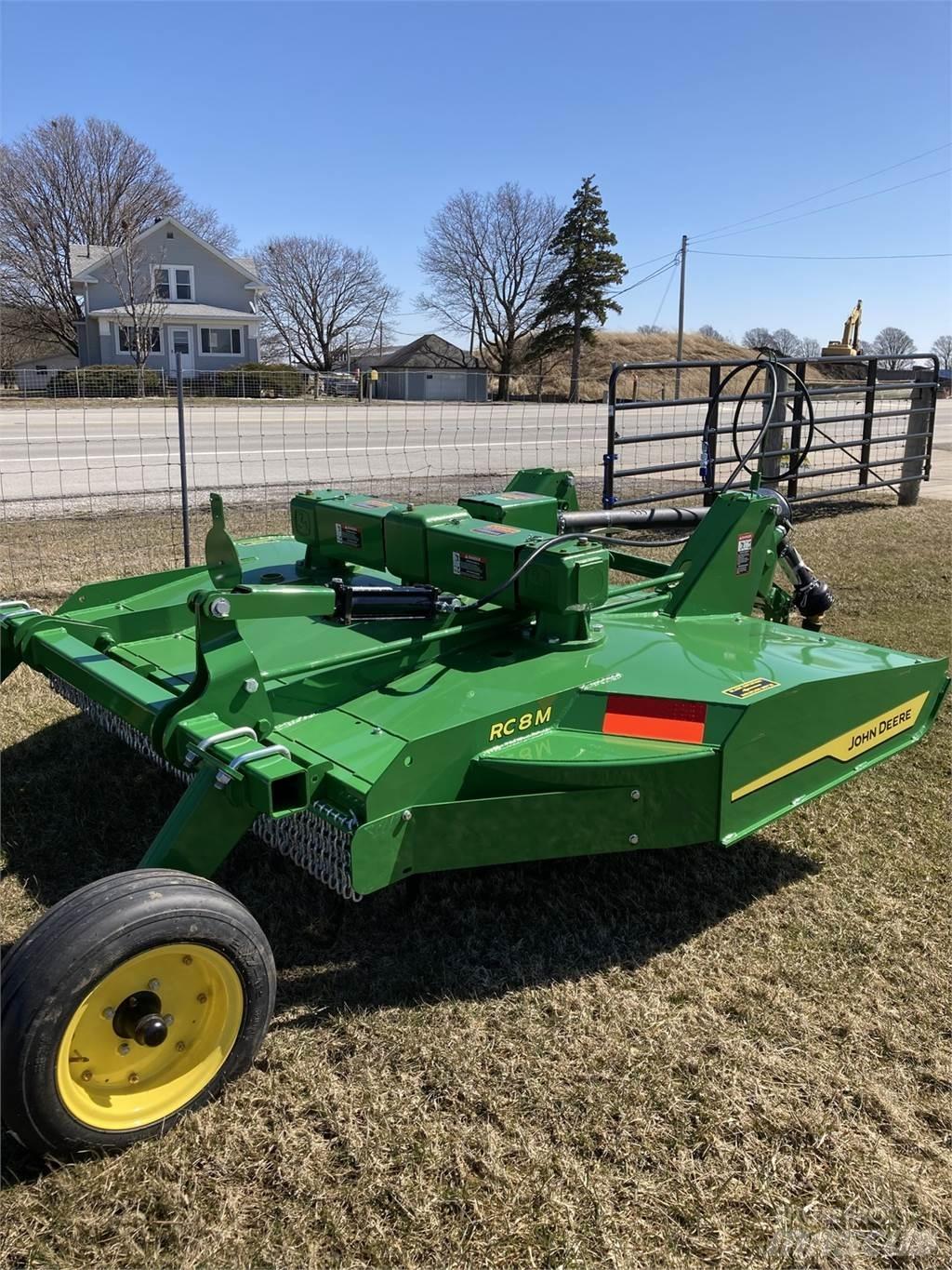 John Deere RC8M Ballenschredder, -schneider und -wickler