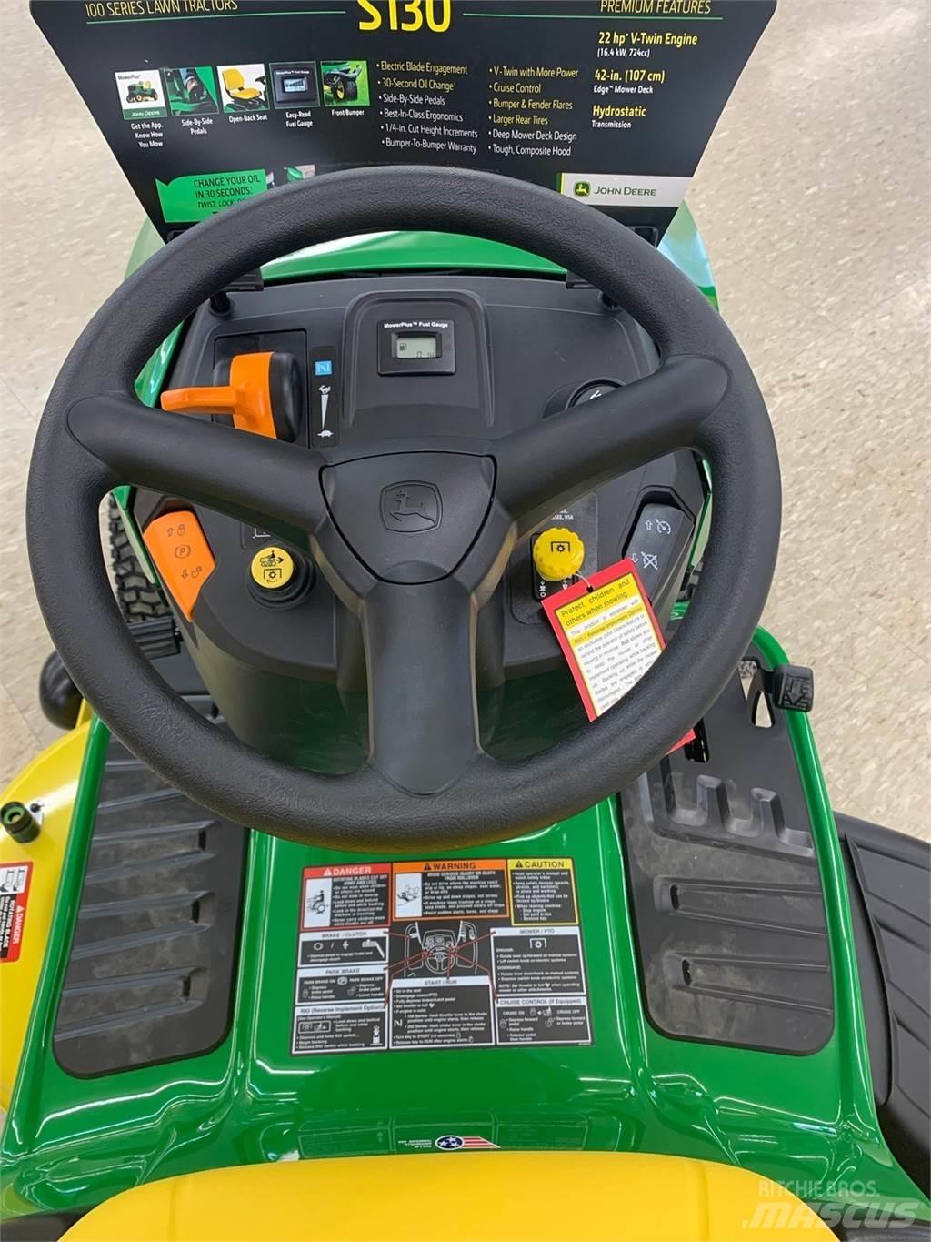 John Deere S130 Reitermäher