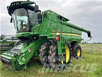 John Deere S680 Mähdrescher