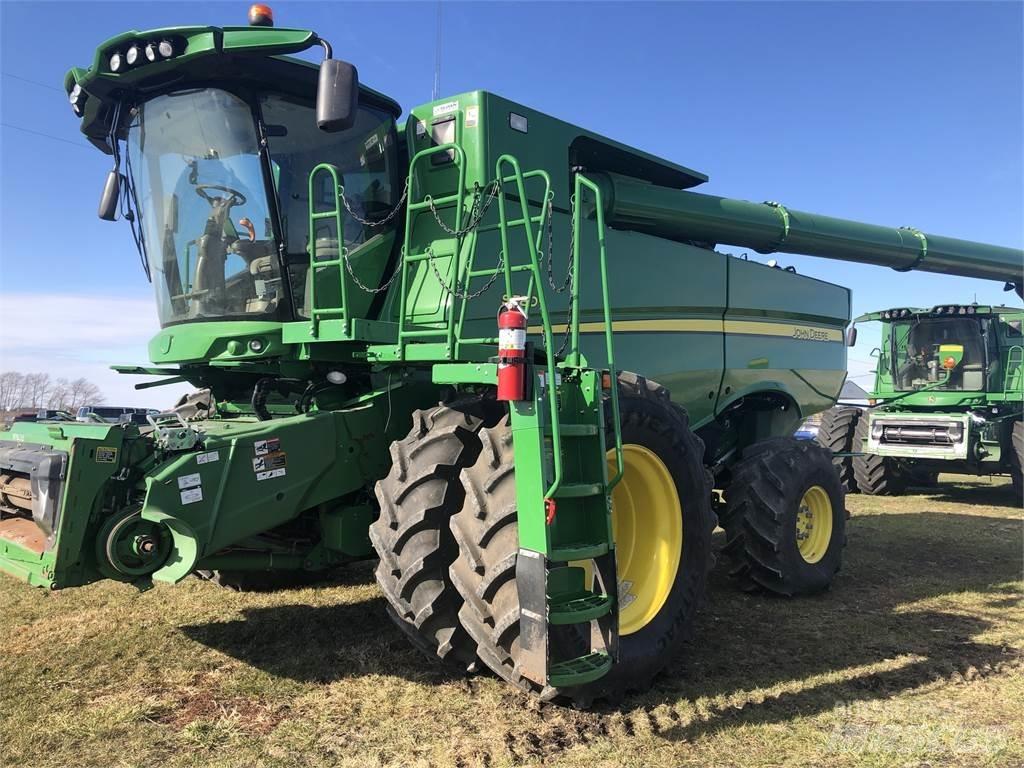 John Deere S780 Mähdrescher