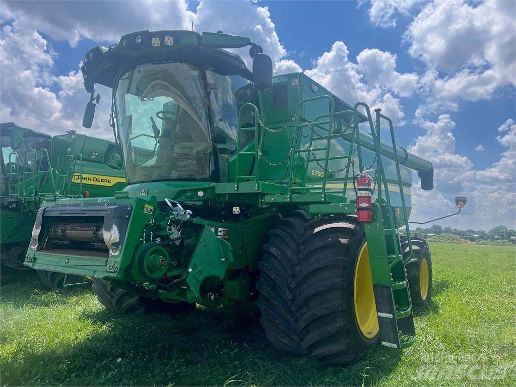 John Deere S790 Mähdrescher