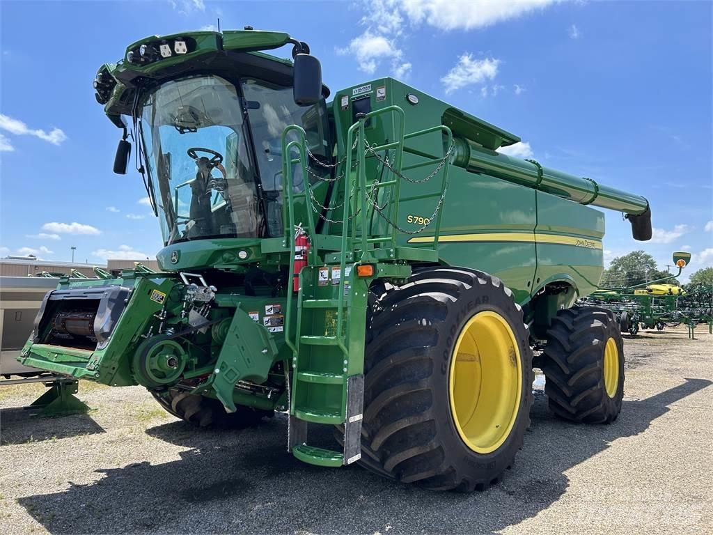 John Deere S790 Mähdrescher