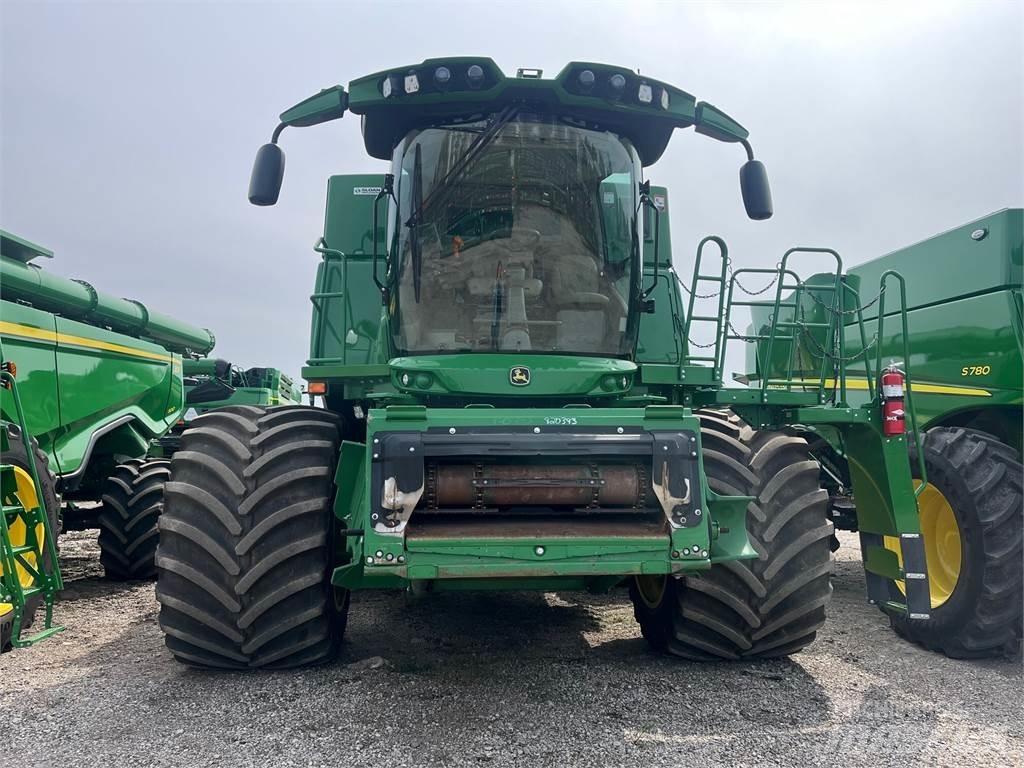 John Deere S790 Mähdrescher