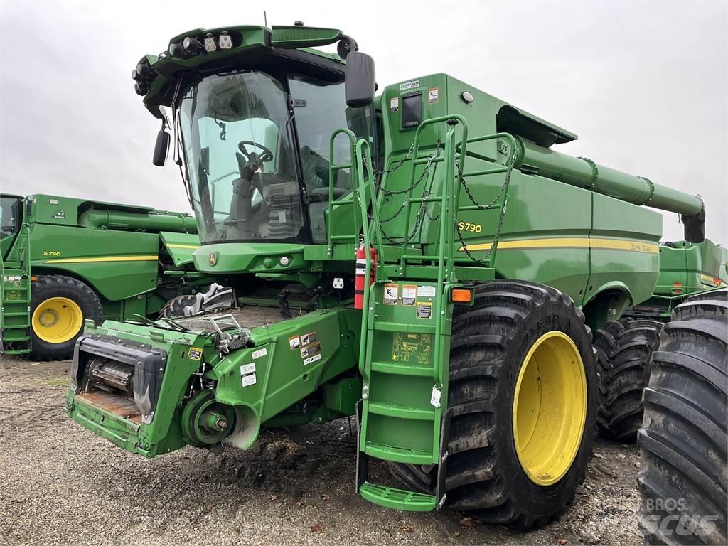 John Deere S790 Mähdrescher
