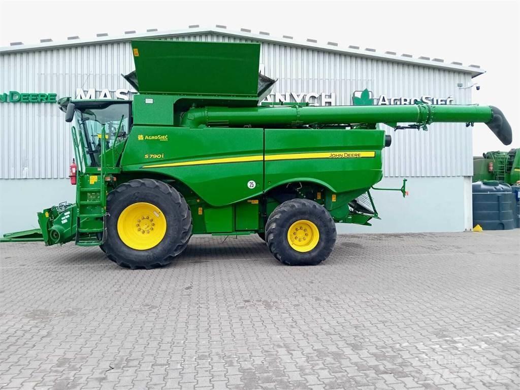 John Deere S790 Mähdrescher