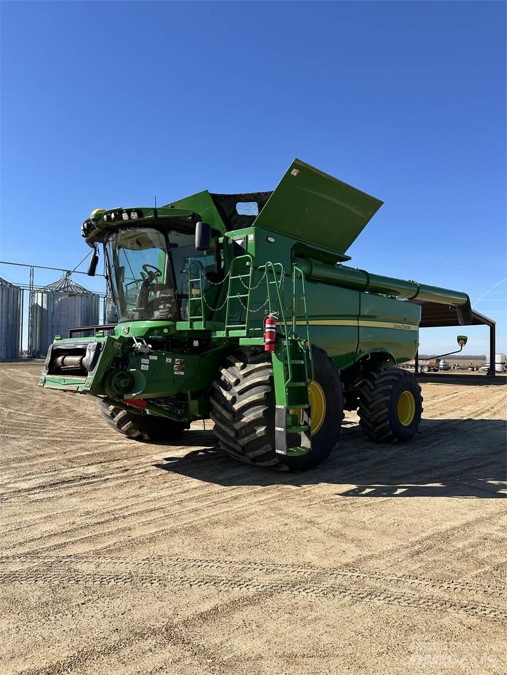 John Deere S790 Mähdrescher
