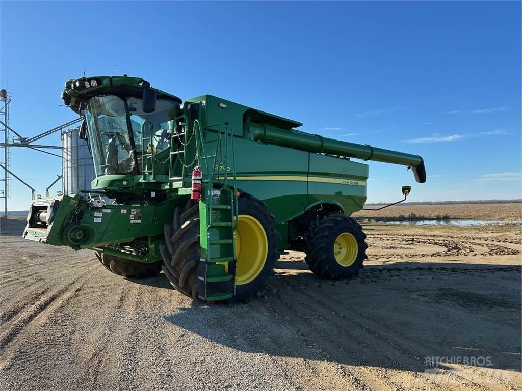 John Deere S790 Mähdrescher