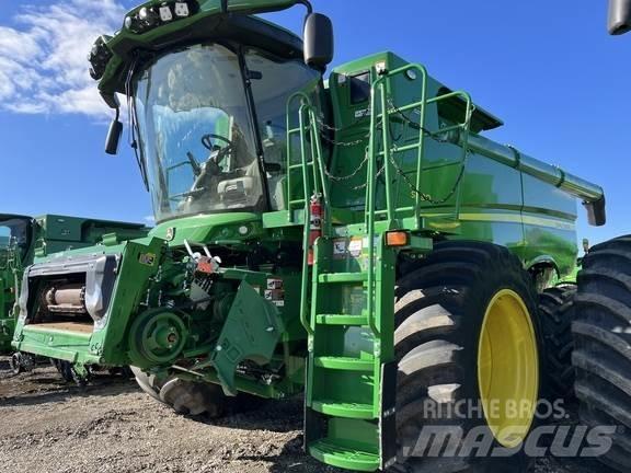John Deere S790 Mähdrescher