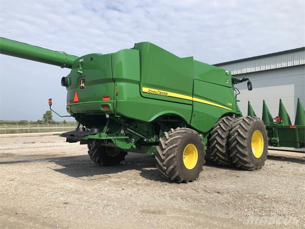 John Deere S790 Mähdrescher