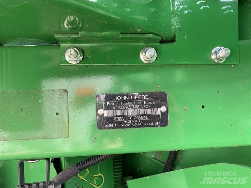 John Deere S790 Mähdrescher