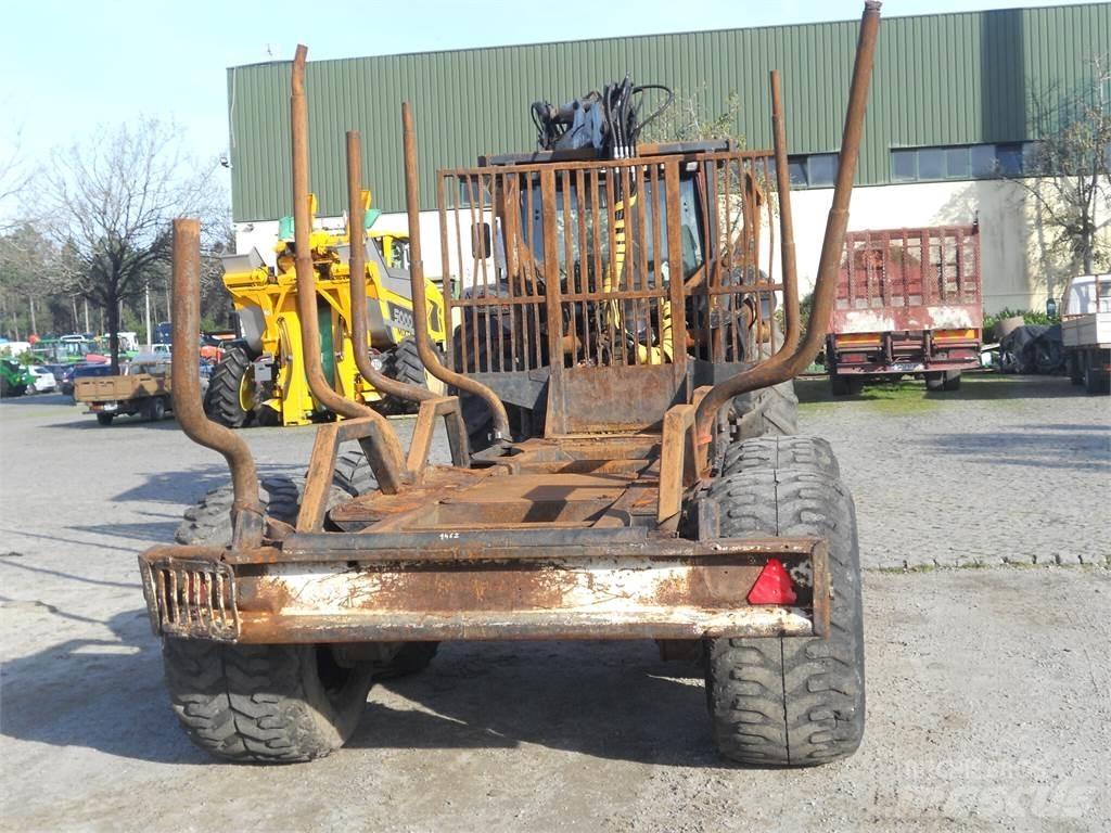 Valtra N121 Krane und Lader