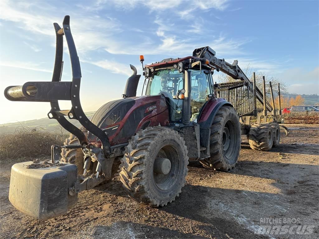 Valtra T174 Forwarder