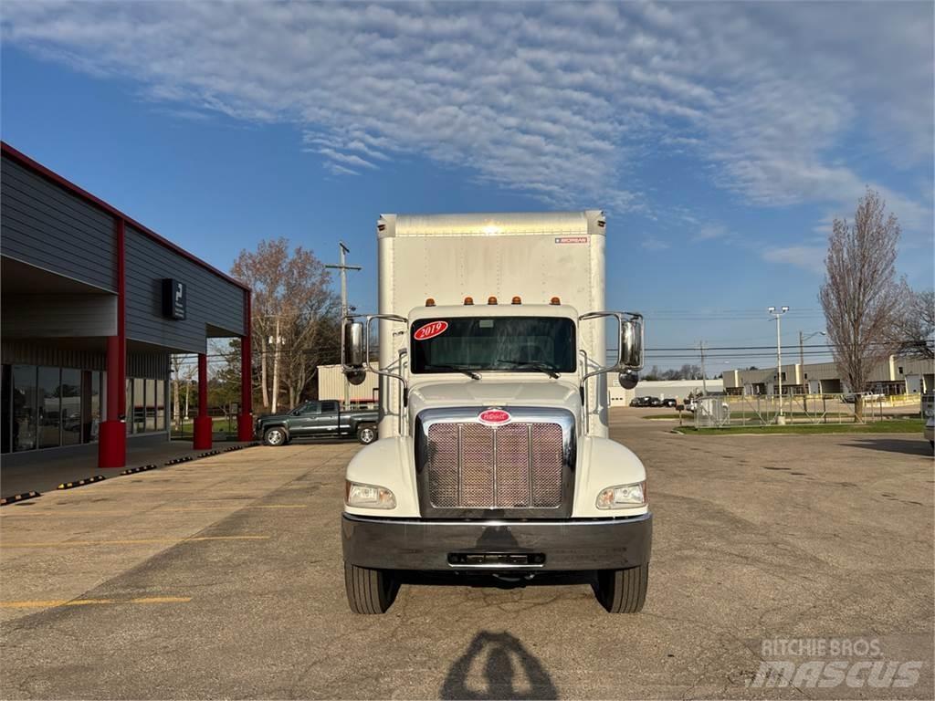 Peterbilt 337 Kastenaufbau