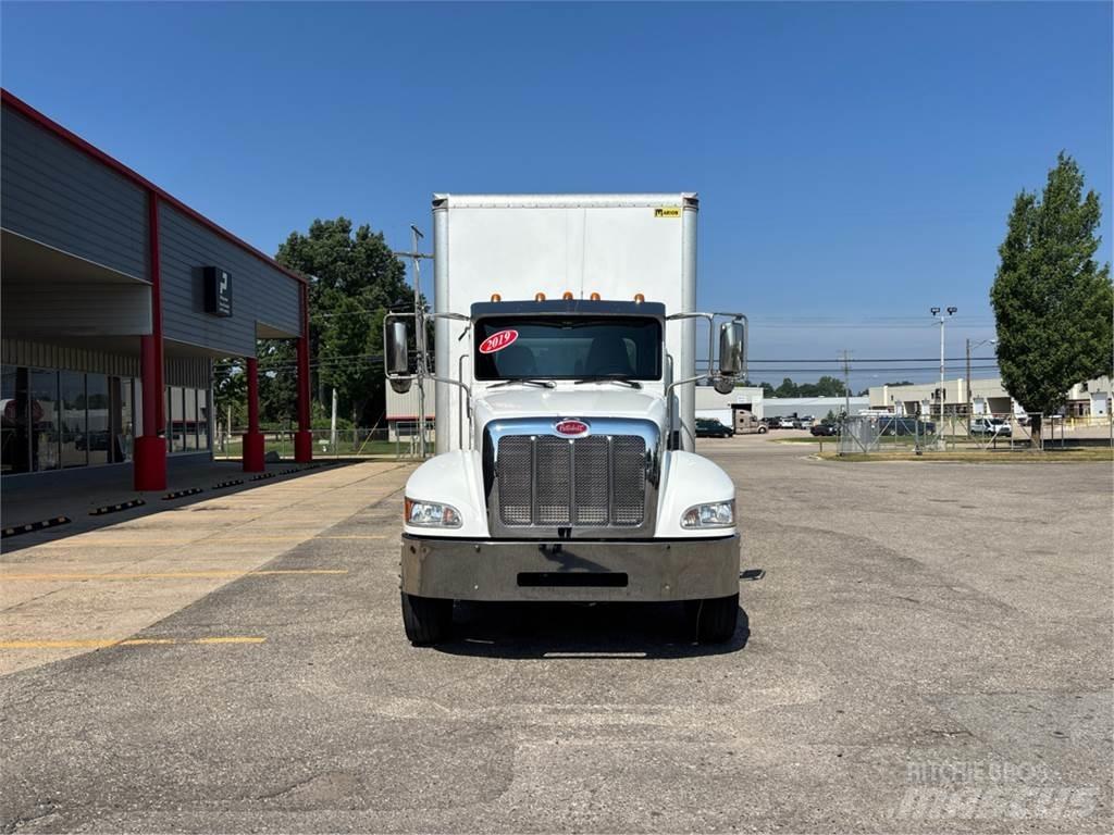 Peterbilt 337 Kastenaufbau