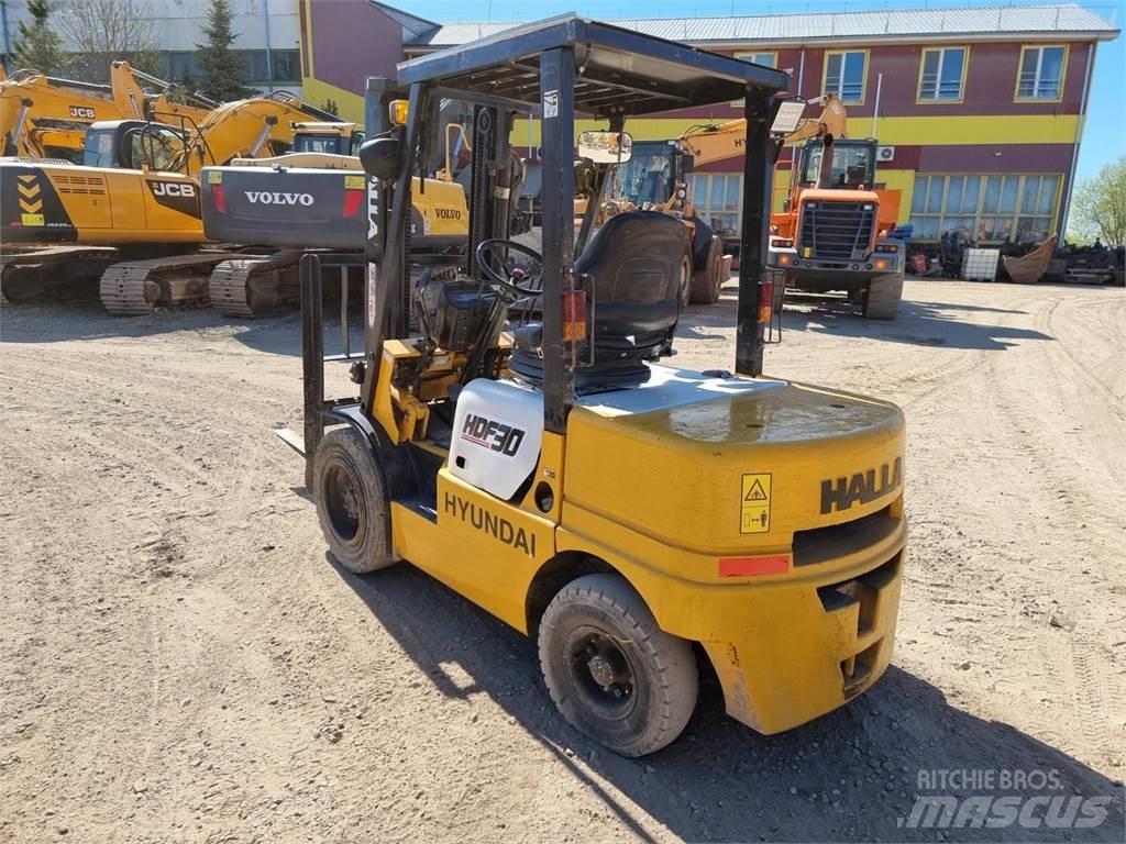 Hyundai Halla HDF30 Diesel Stapler