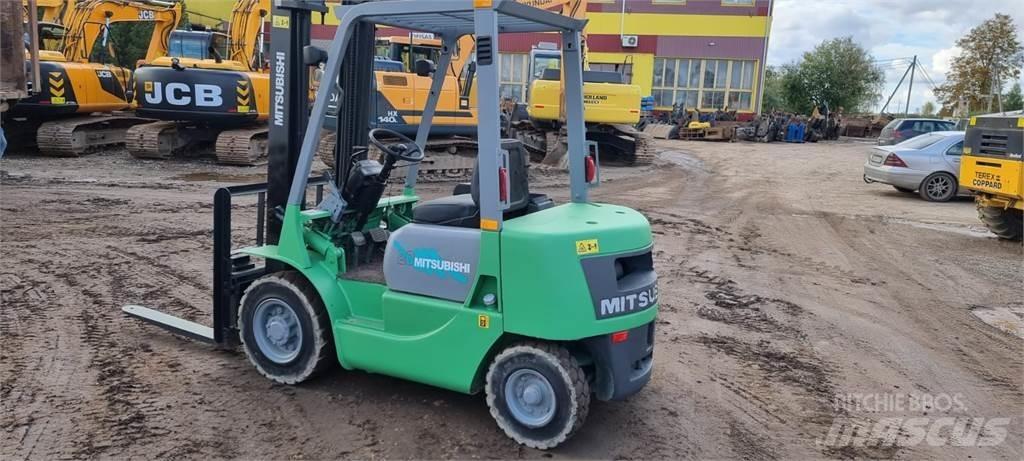 Mitsubishi FD20 Diesel Stapler
