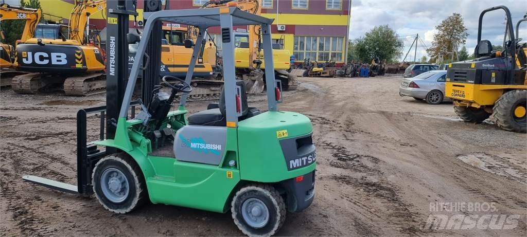 Mitsubishi FD20 Diesel Stapler