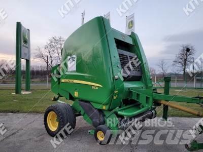 John Deere 854 Rundballenpressen