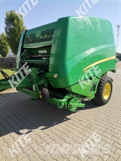 John Deere 960N Rundballenpressen