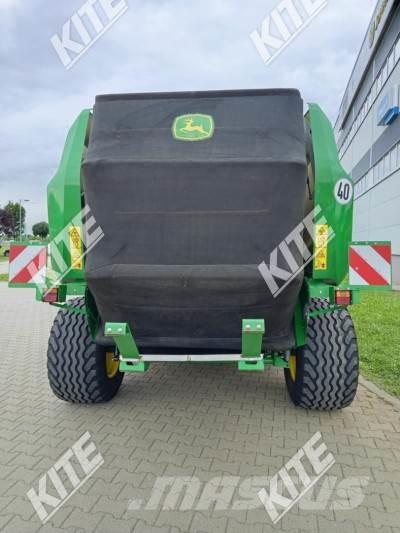 John Deere V451R Rundballenpressen