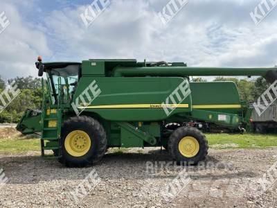 John Deere W650 Mähdrescher