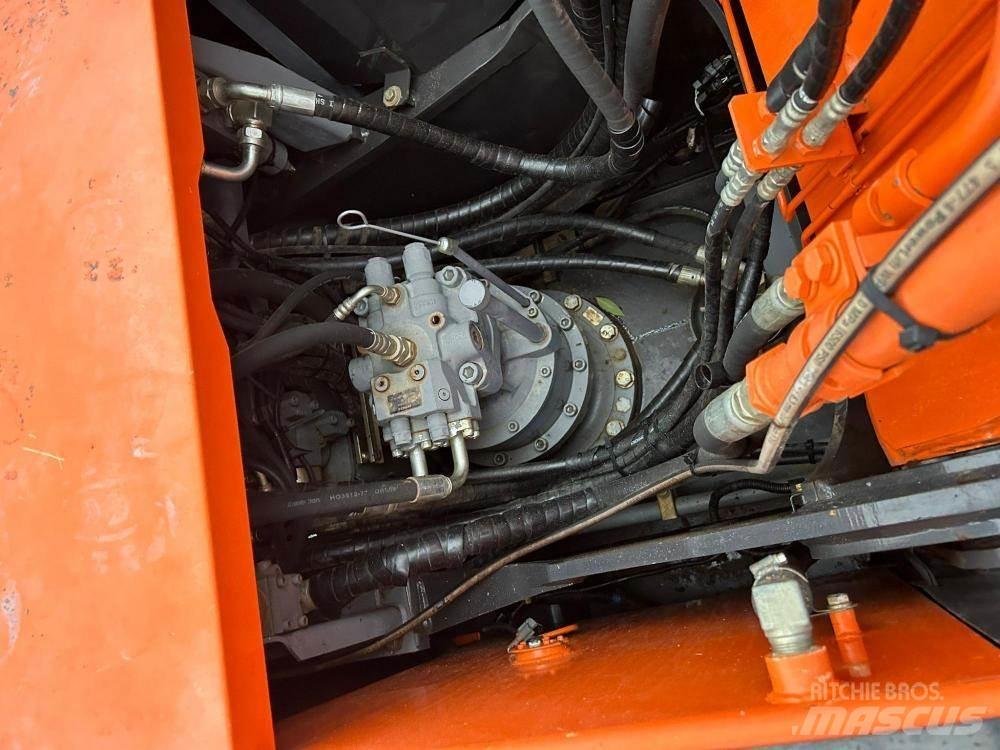 Hitachi ZX210LC-5B Raupenbagger
