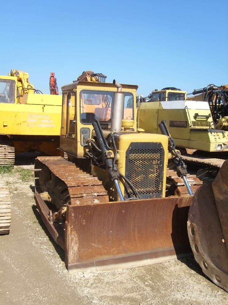 CAT D4 Bulldozer