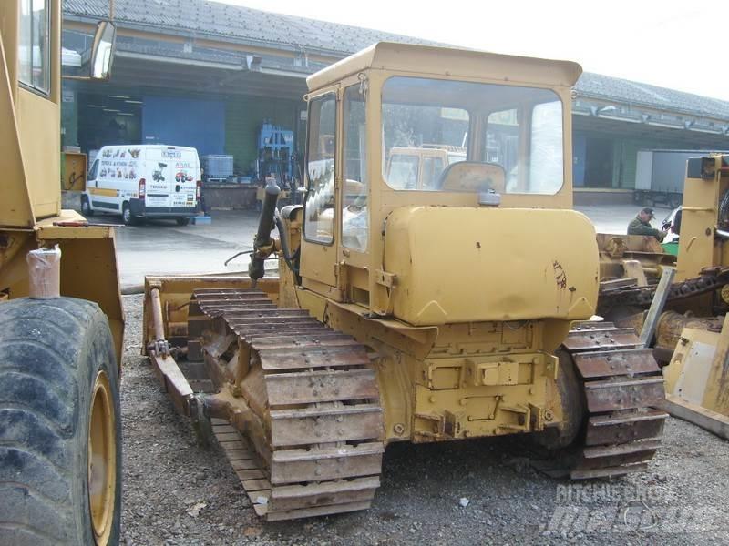 CAT D4 Bulldozer