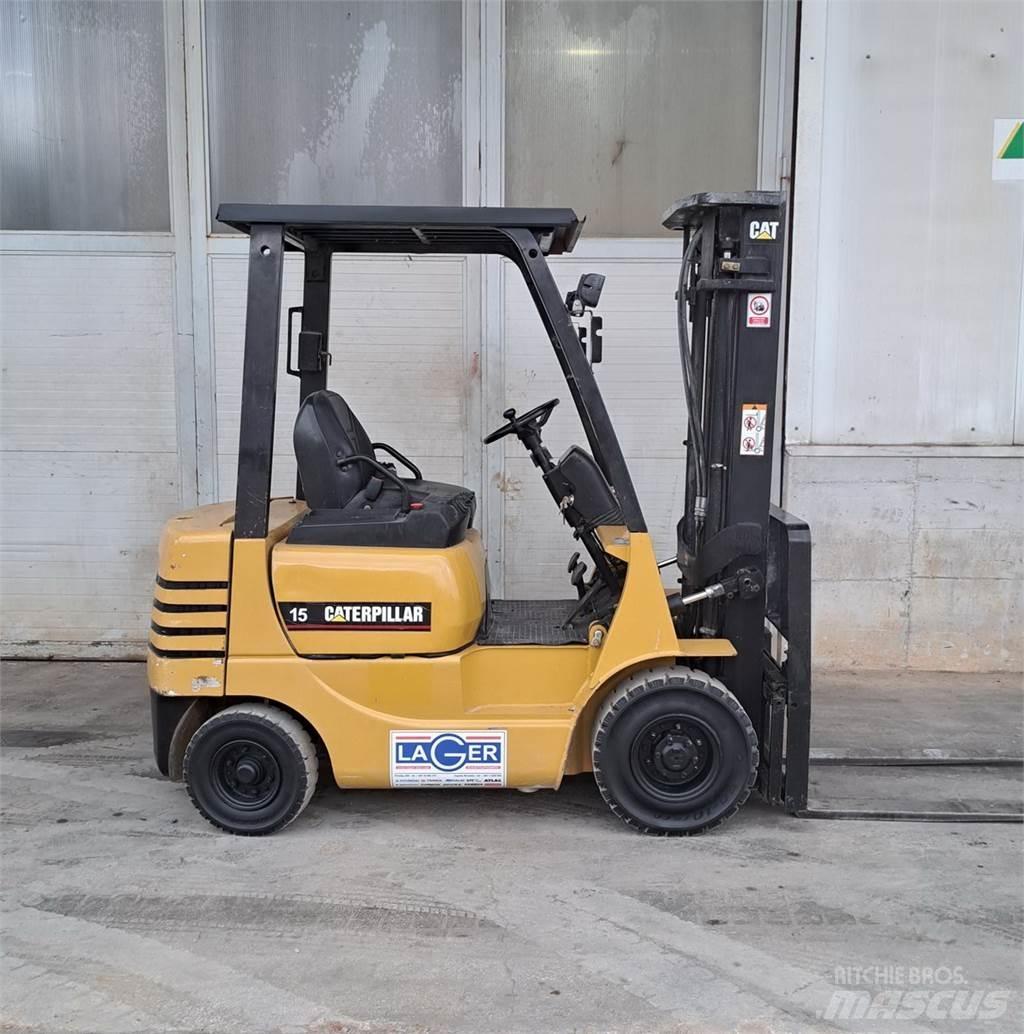 CAT DP15 Diesel Stapler
