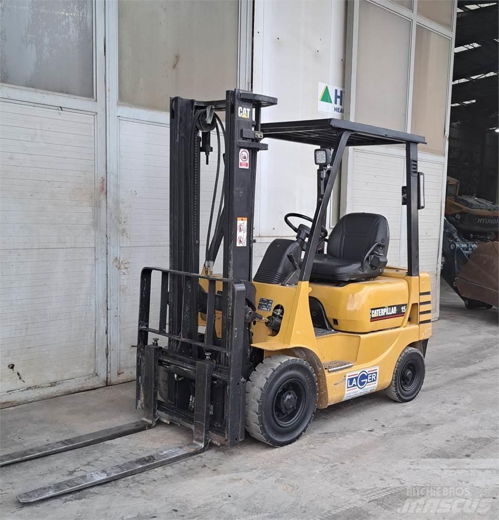 CAT DP15 Diesel Stapler