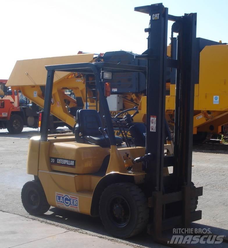 CAT DP20 Diesel Stapler