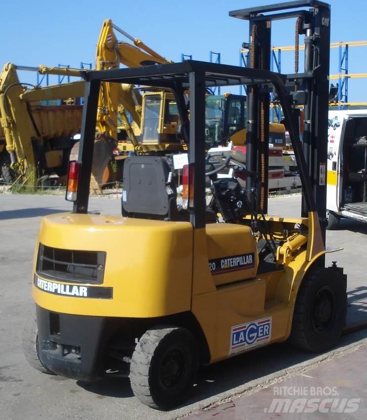 CAT DP20 Diesel Stapler