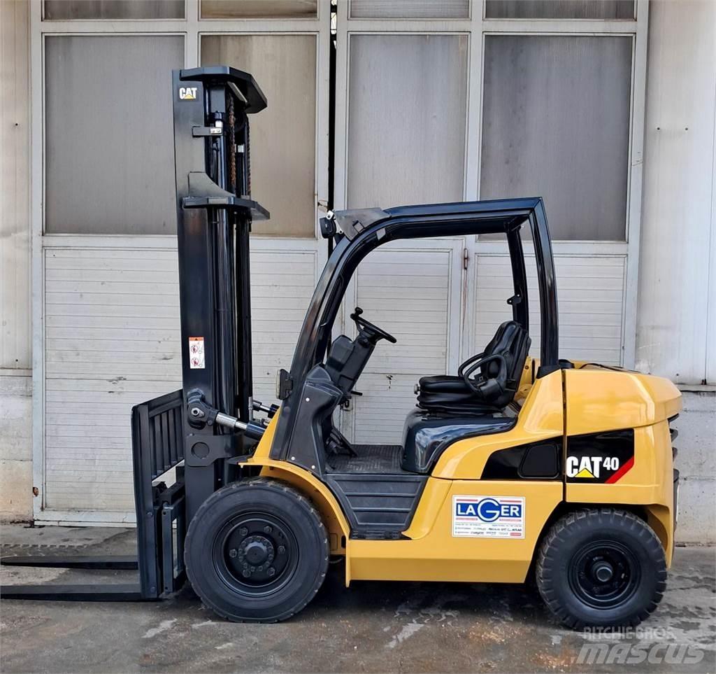 CAT DP40NT Diesel Stapler