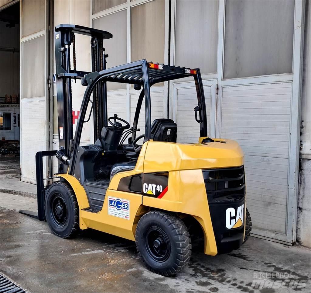 CAT DP40NT Diesel Stapler