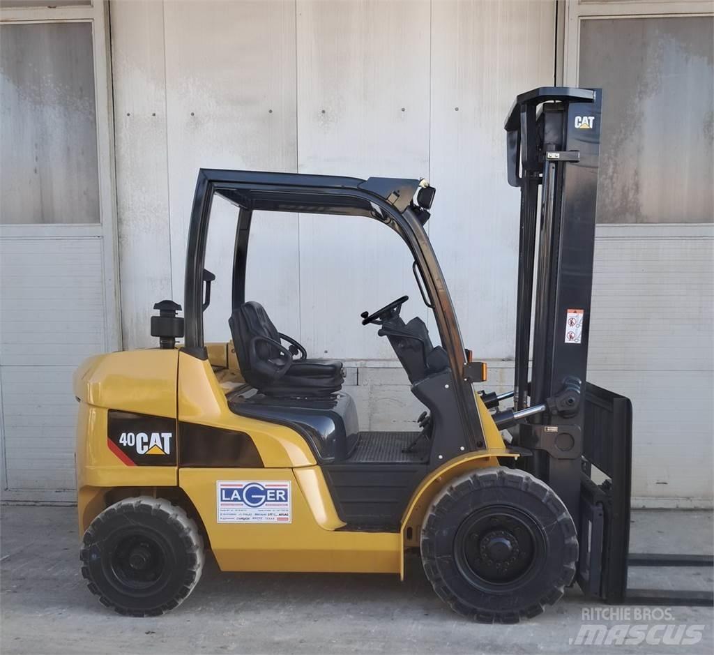 CAT DP40NT Diesel Stapler