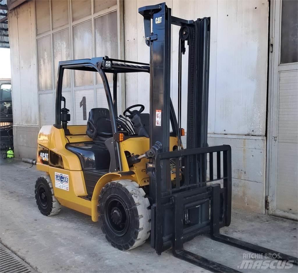 CAT DP40NT Diesel Stapler