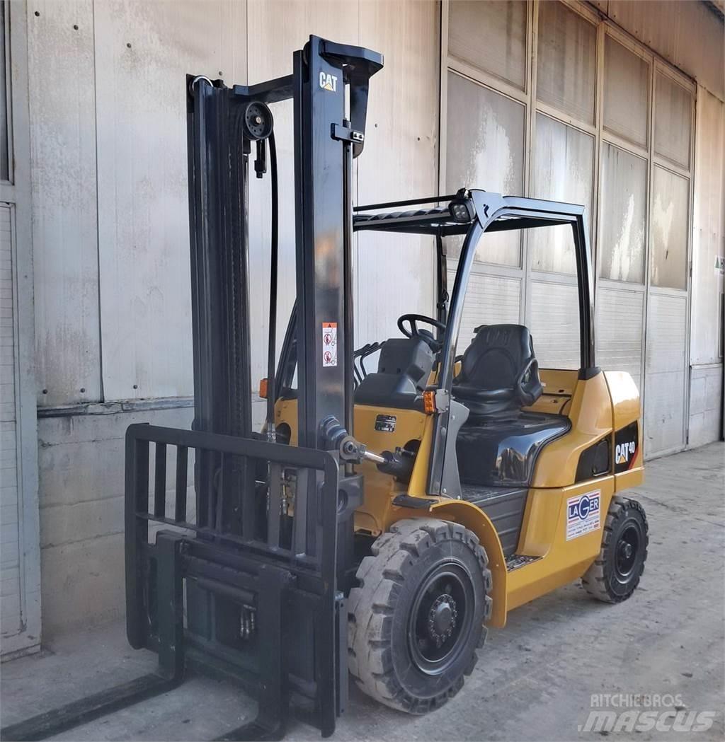 CAT DP40NT Diesel Stapler