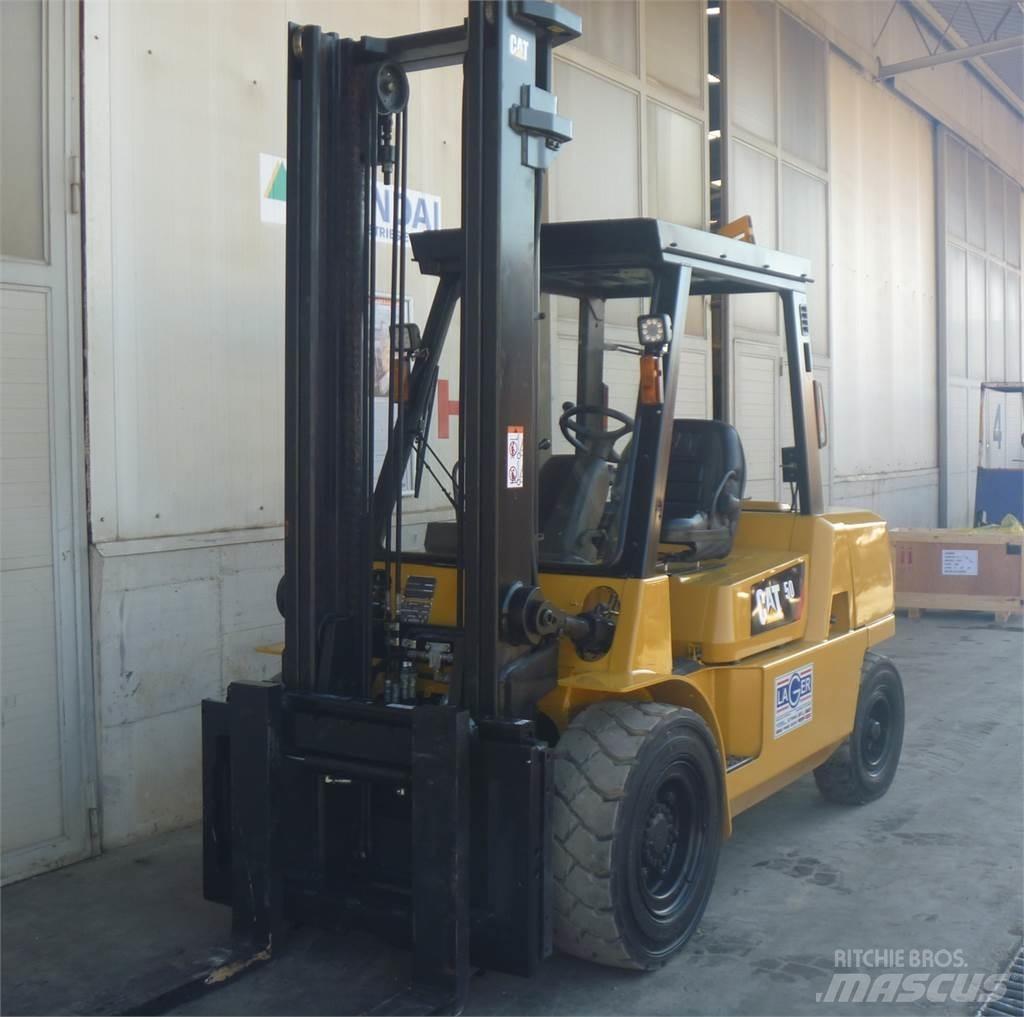 CAT DP50K Diesel Stapler