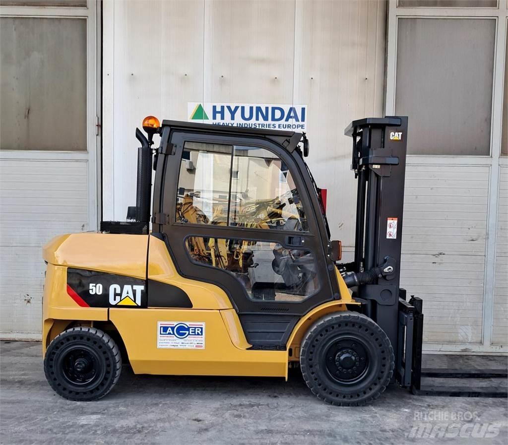 CAT DP50N Diesel Stapler