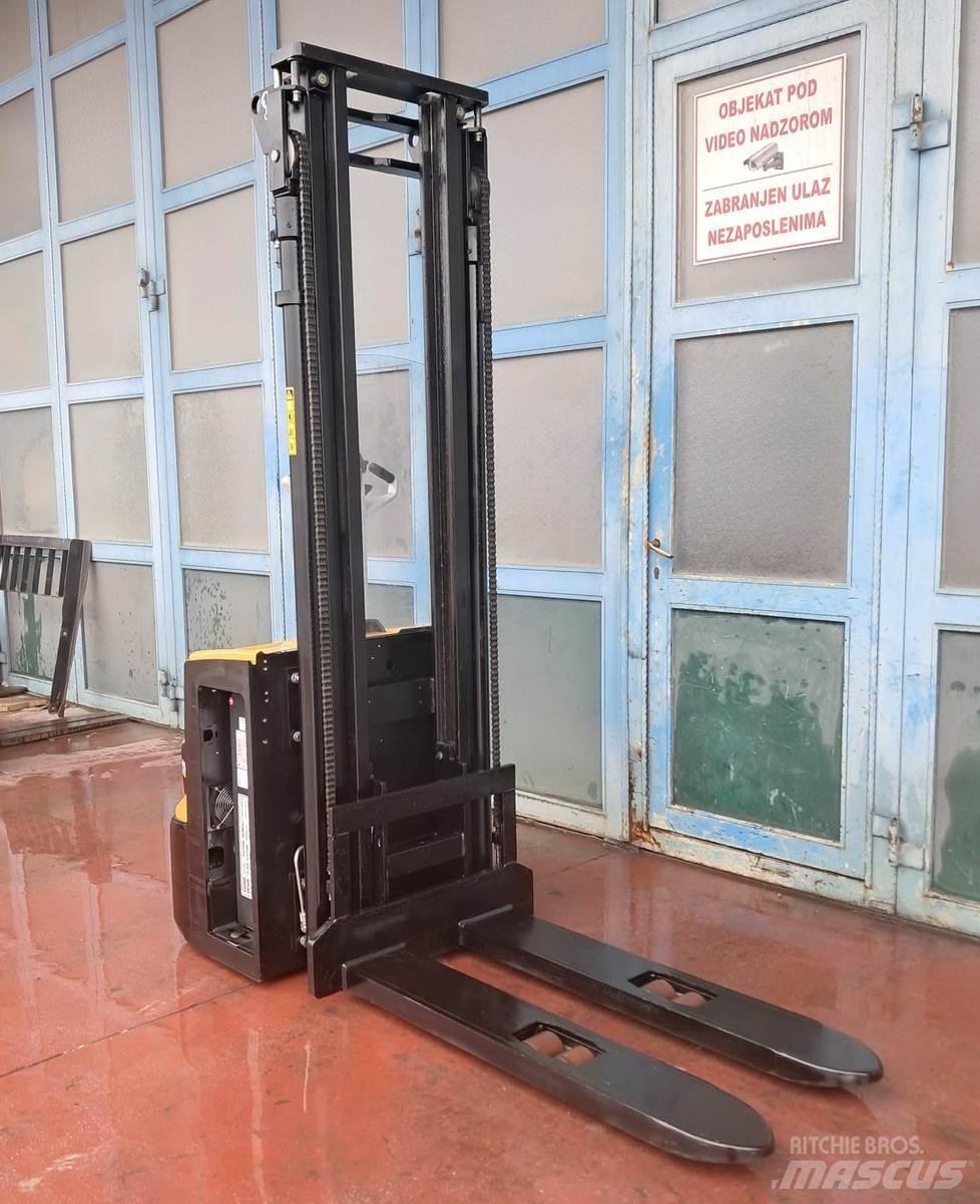 CAT NSP12N2 Niedergabelstapler