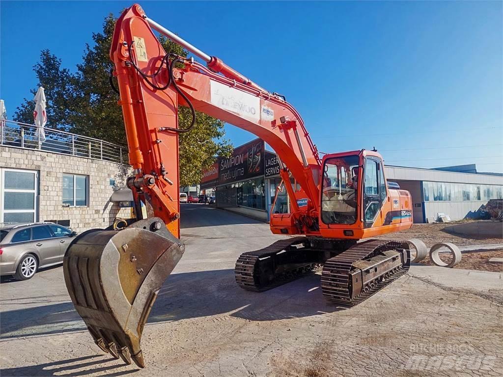 Doosan SOLAR 225NLC-V Raupenbagger