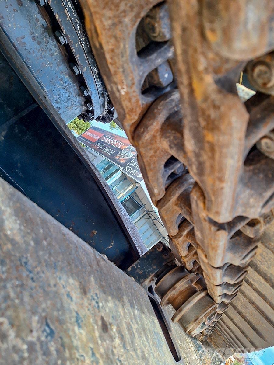 Hyundai R260LC-9A Raupenbagger