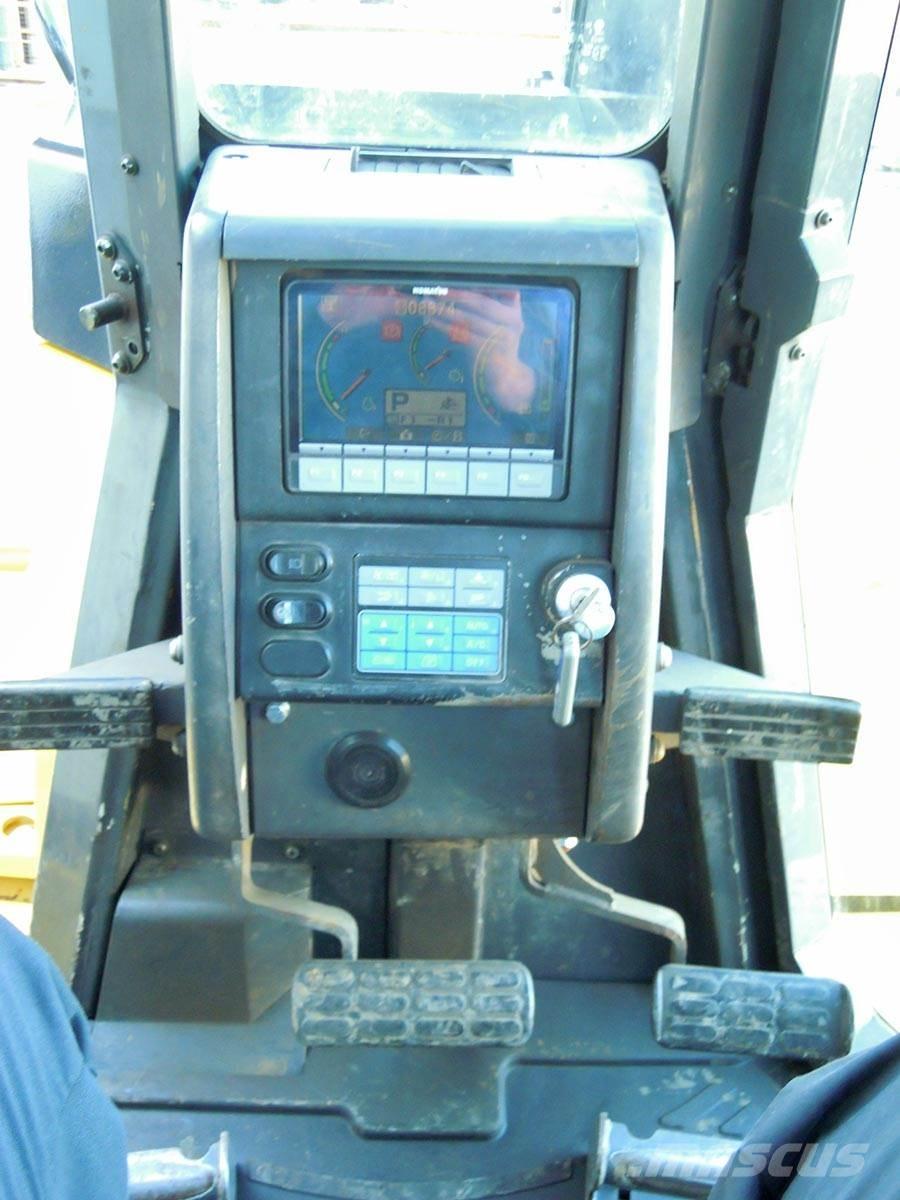Komatsu D155AX-6 Bulldozer